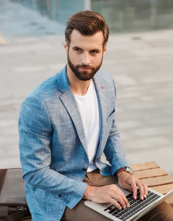 Data Analyst (580 x 740 px) https://www.vb-analyst.de/storage/2024/04/Data-Analyst-580-x-740-px.webp